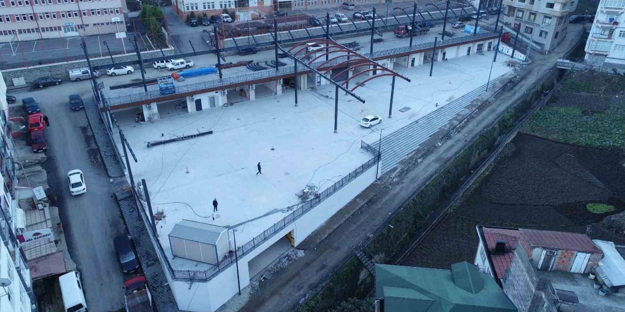 Akçaabat Kapalı Otopark Ve Pazar Yeri İnşaatında Sona Gelindi