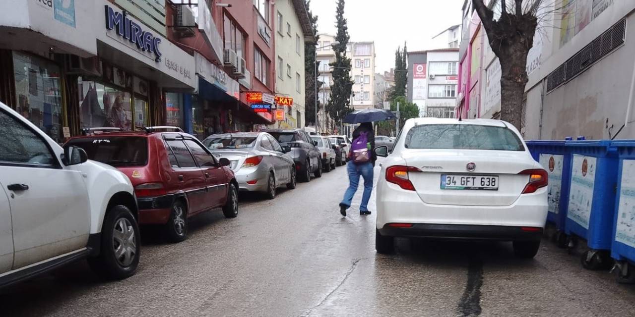 Bilecik’te Duyarsız Sürücü Tüm Trafiği Kitledi
