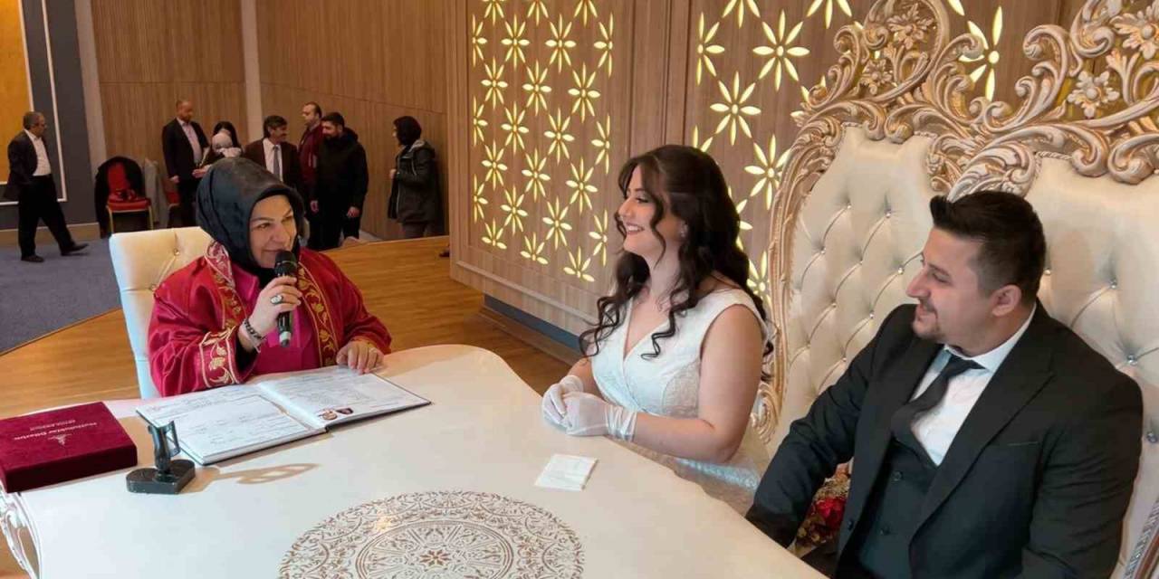 Sancaktepe Belediyesi’nden Yeni Evlenecek Çiftlere Düğün Paketi