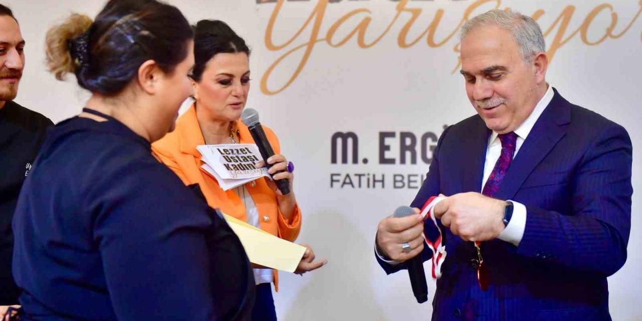 Fatih Belediyesi’nin Düzenlediği Yarışmada Dereceye Giren Maharetli Kadınlar Ödüllerini Aldı