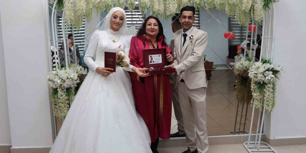 Toroslar İlçesinde Sevgililer Günü’nde 22 Nikah Kıyıldı