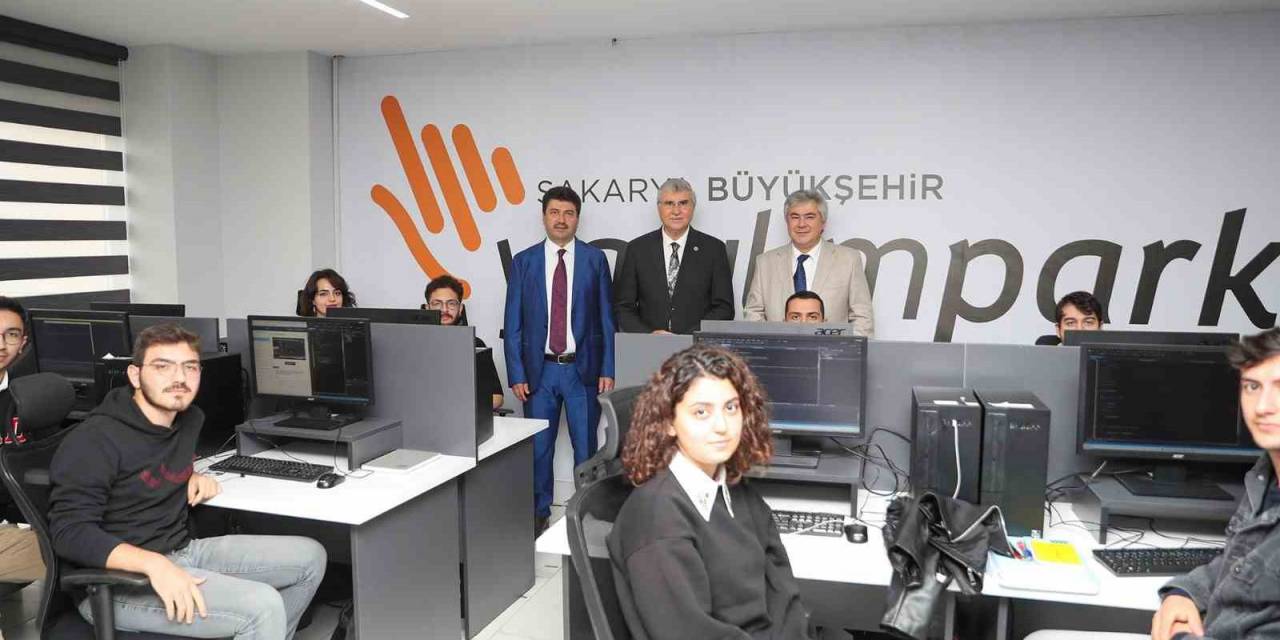 Sakarya Büyükşehir Genç Yazılımcılarını Keşfediyor