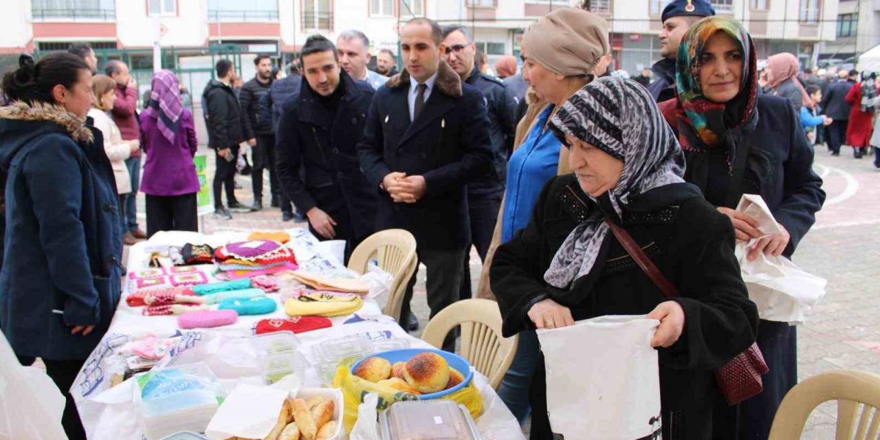 Lösemili Öğrenci İçin Düzenlenen Yardım Kampanyası İçin İlçe Seferber Oldu