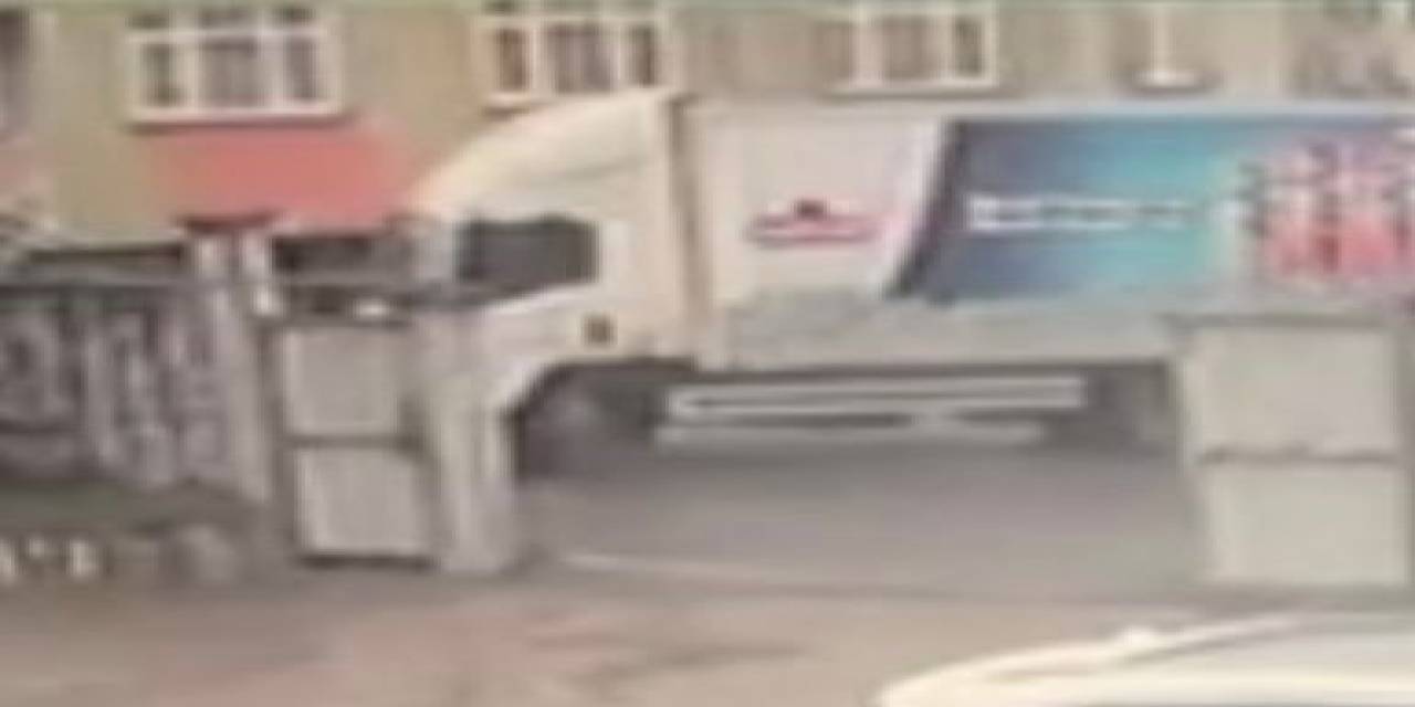 Geri Manevra Yapan Kamyonetin Altında Kalan Kadın Hayatını Kaybetti