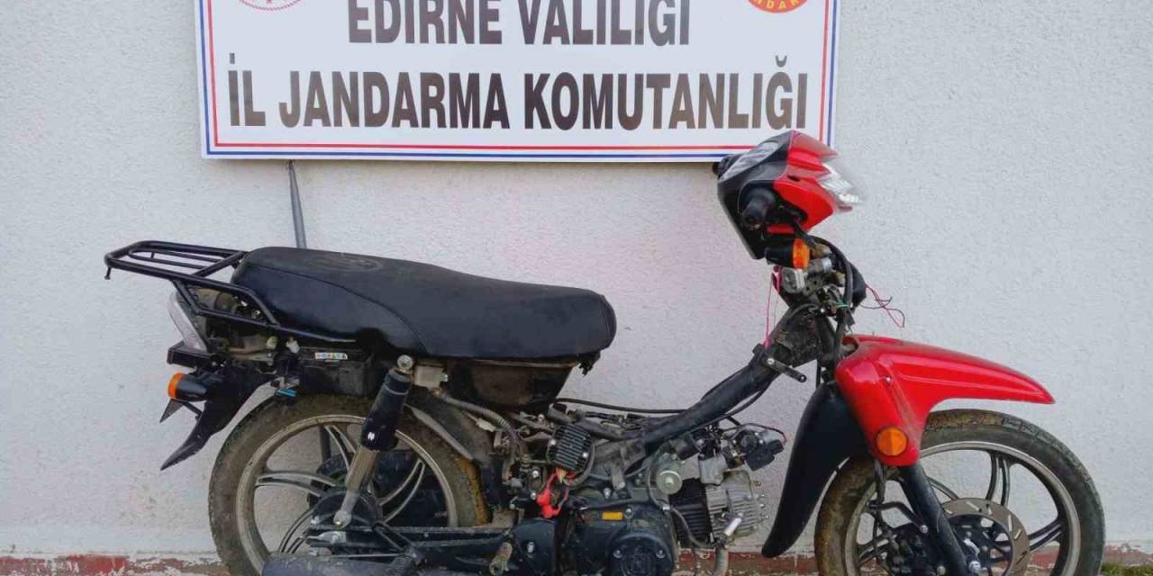 Edirne’de Motosiklet Hırsızları Yakalandı