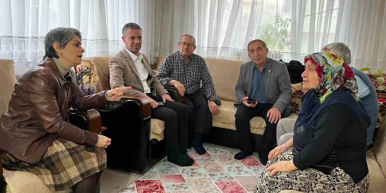 Başkan Kaya Sevgililer Günü’nde Vatandaşlar İle Buluştu