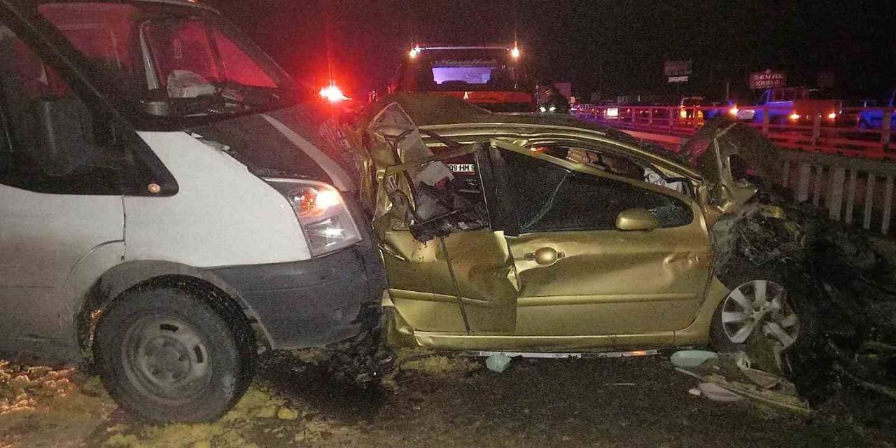 Yola Dökülen Limon Posası Karayolunu Savaş Alanına Çevirdi: 1 Ölü, 11 Yaralı