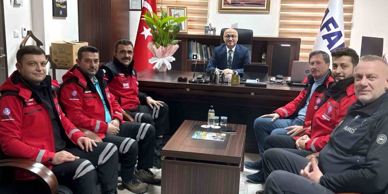 Bilecik Edebali Arama Kurtarma Derneği (Edak), Yeni Atanan Müdüre Ziyaret Etti
