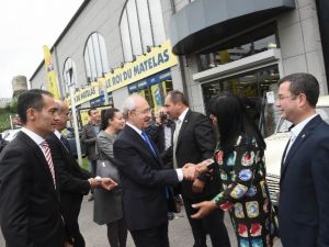 Kılıçdaroğlu Brüksel’de Türk Vatandaşlarla Buluştu, Bayramlaştı