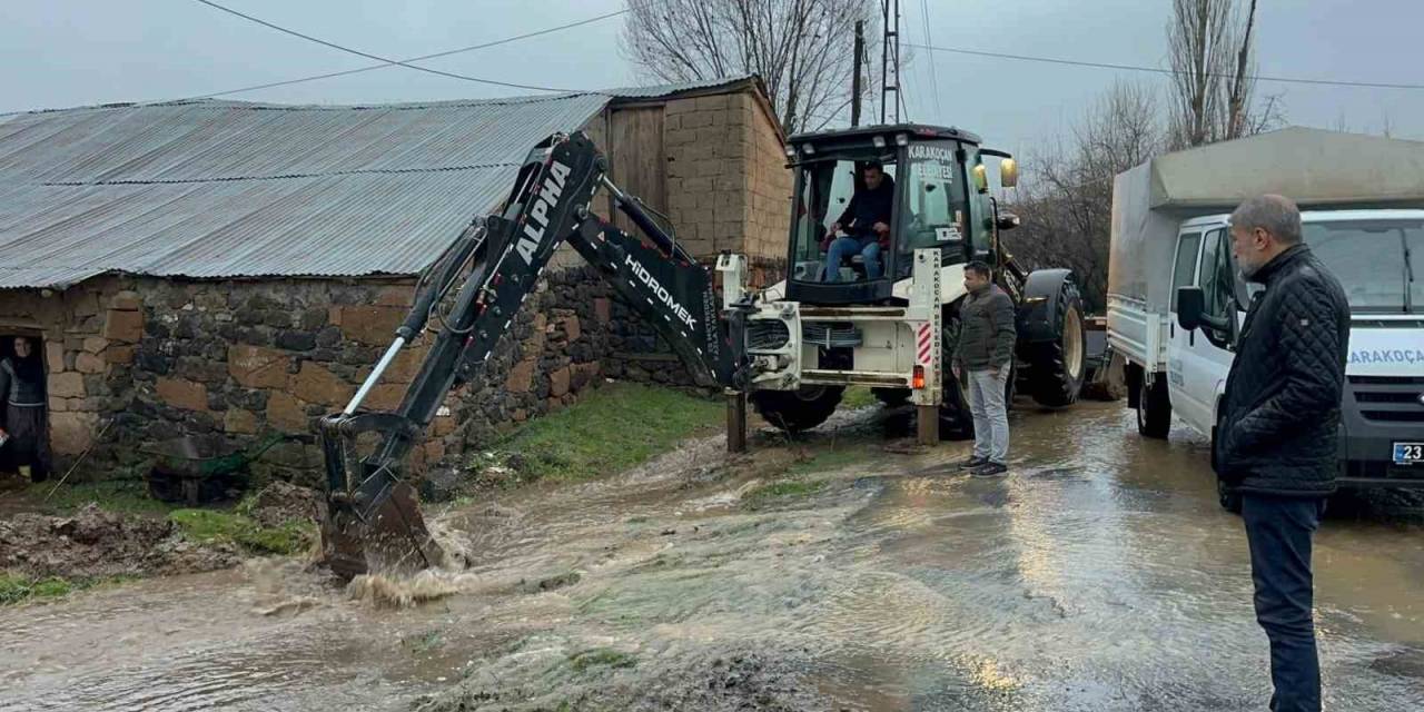 Elazığ’da Su Taşkınlarına Karşı Ekipler Çalışma Başlattı