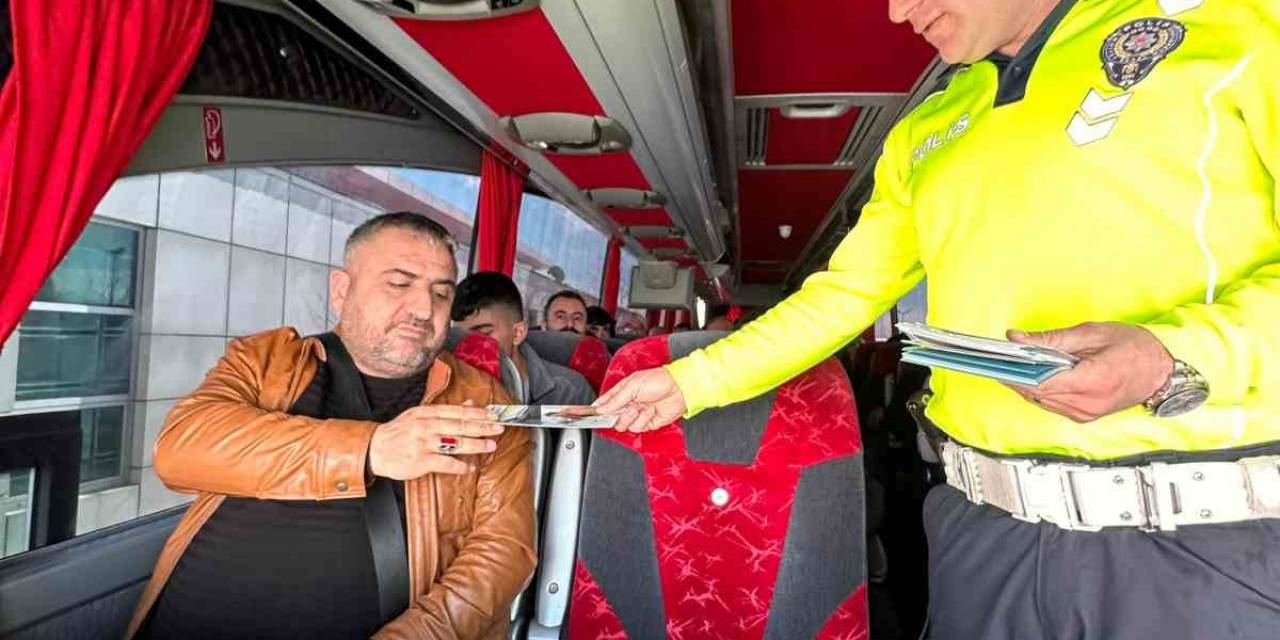 Ağrı’da Yolculara Kemer Takma Konusunda Bilgilendirme Yapıldı