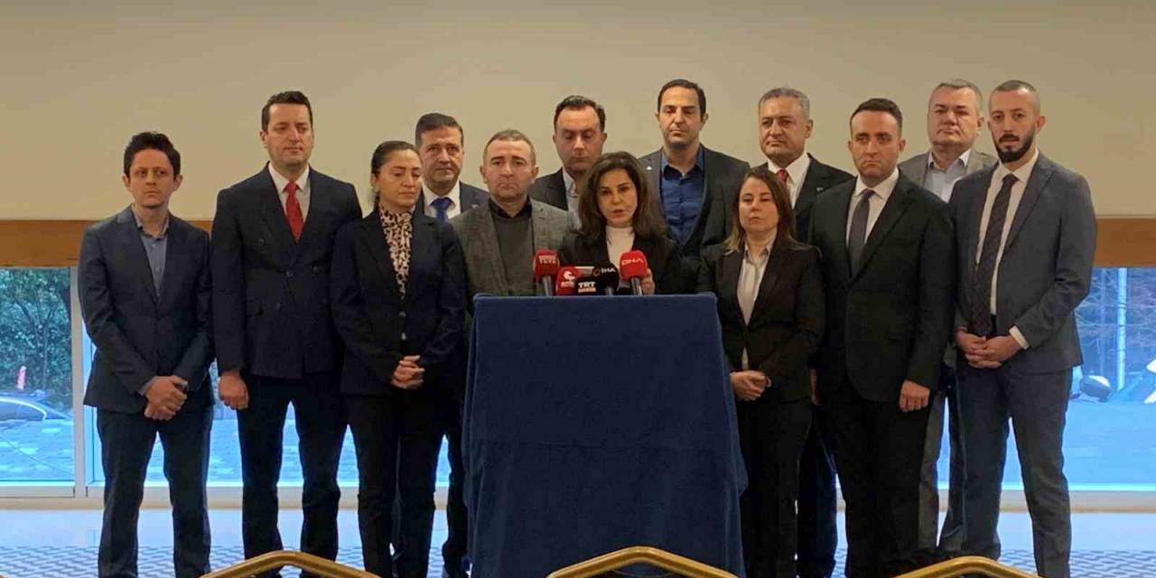 İyi Parti Yönetiminden 16 Kişi “Kral Çıplak, Akşener Timsah Gözyaşı Döküyor” Diyerek İstifa Etti