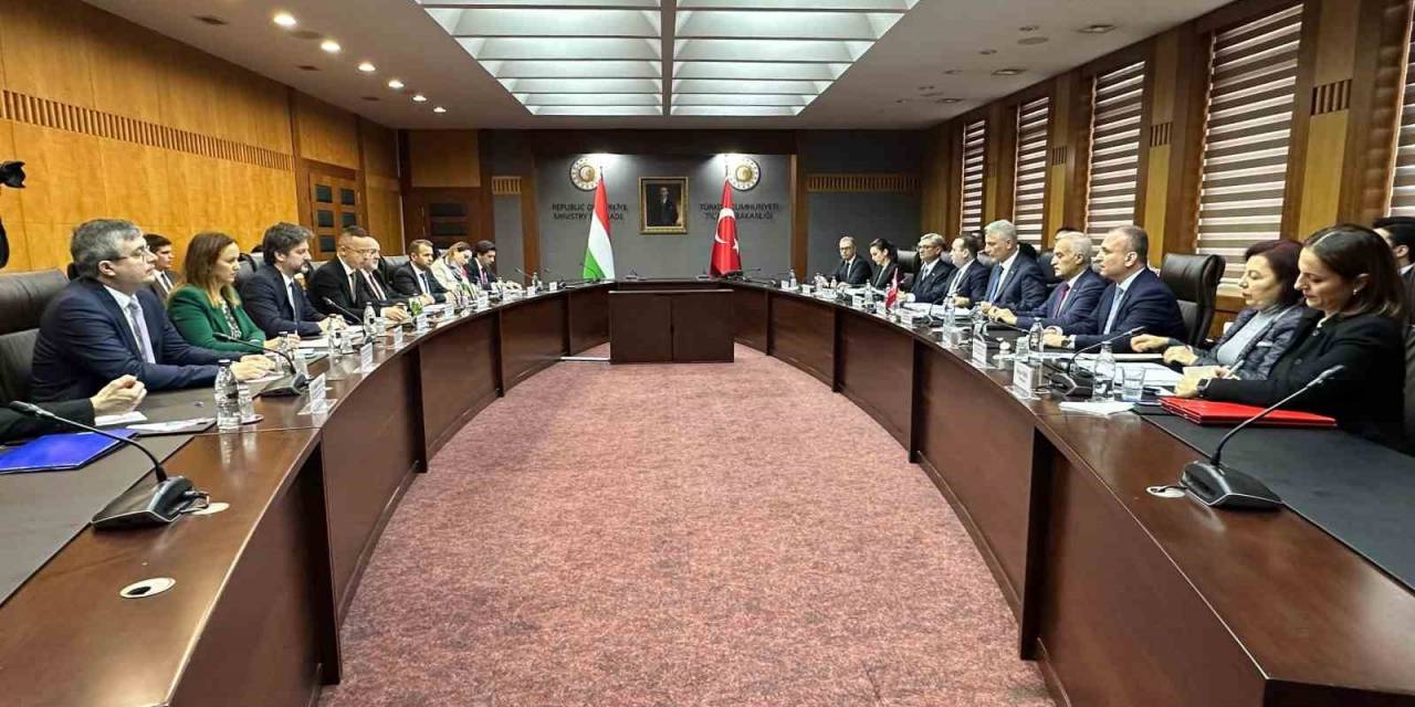 Ticaret Bakanı Bolat: “Türkiye’den Macaristan’a Doğal Gaz İhracatının Bu Yıl Başlayacak Olması, İki Ülke Ticaretini Daha Yukarı Rakamlara Ulaştıracaktır”