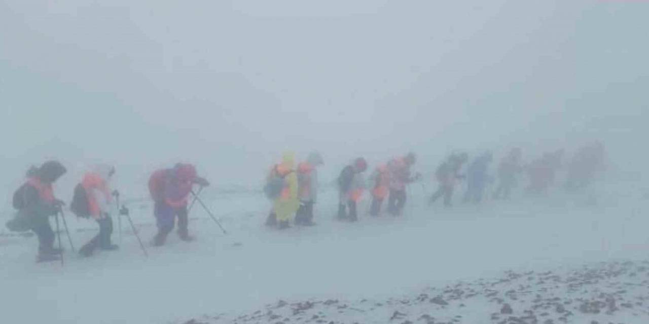 Nemrut’ta Turizm Sezonu Devam Ediyor