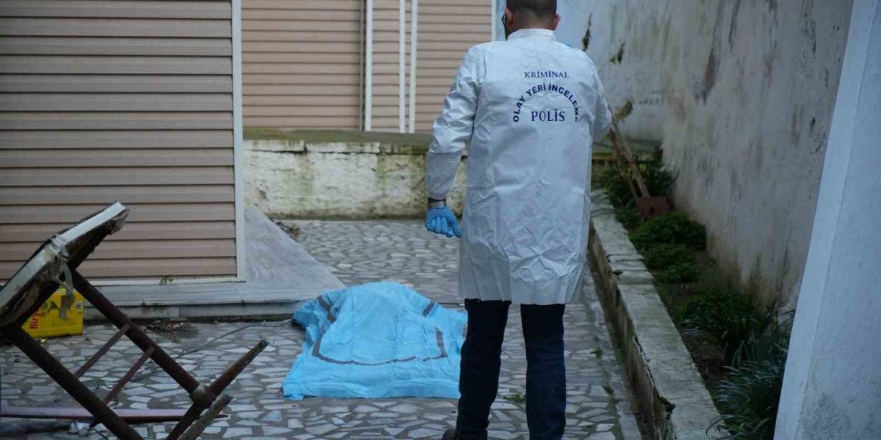 Edirne’de Aynı Gün Mahkemesi Olan Yaşlı Adam Apartmanın Birinci Katından Düşerek Öldü