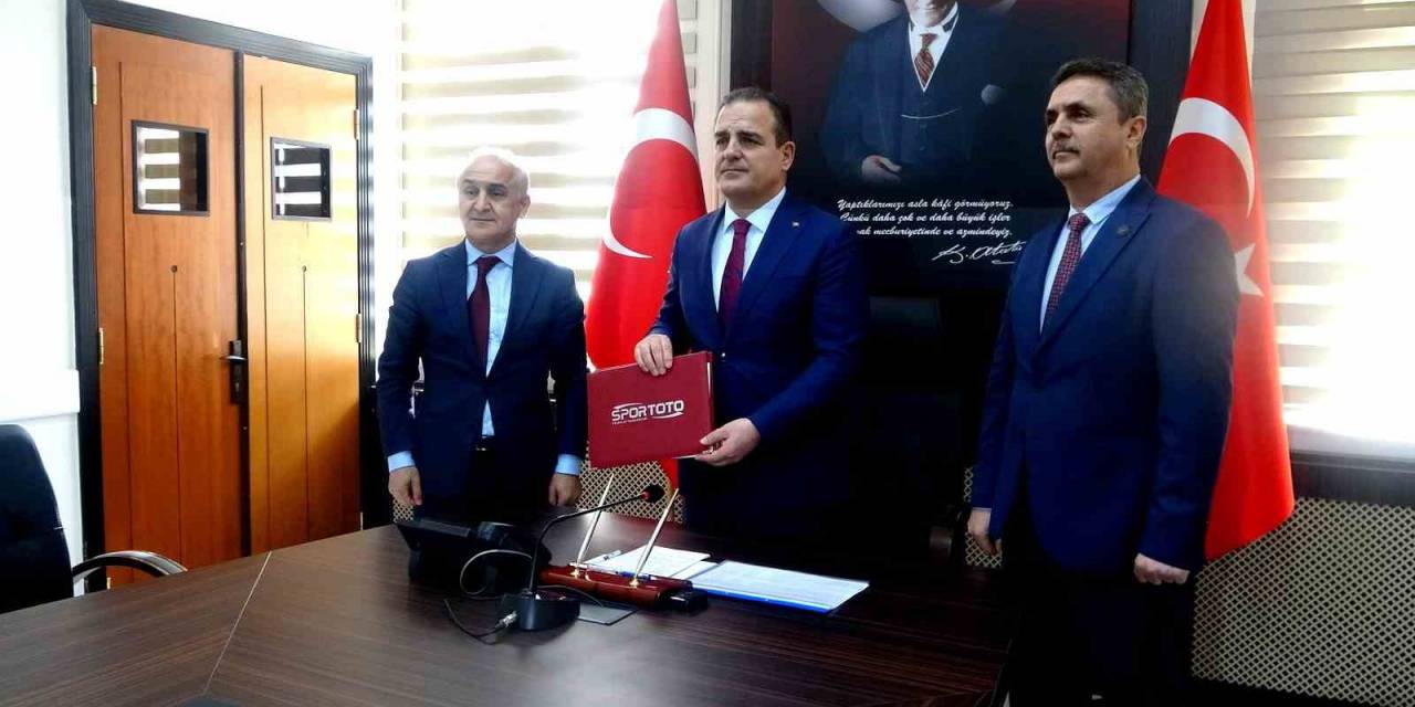 Marmaris’e Yapılacak Olan Tesisin İmzaları Atıldı