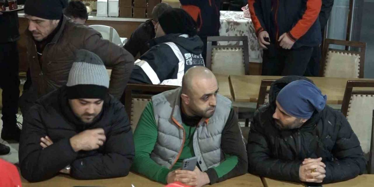 Batan Gemide Bulunanların Yakınları Umutlu Bekleyişini Sürdürüyor