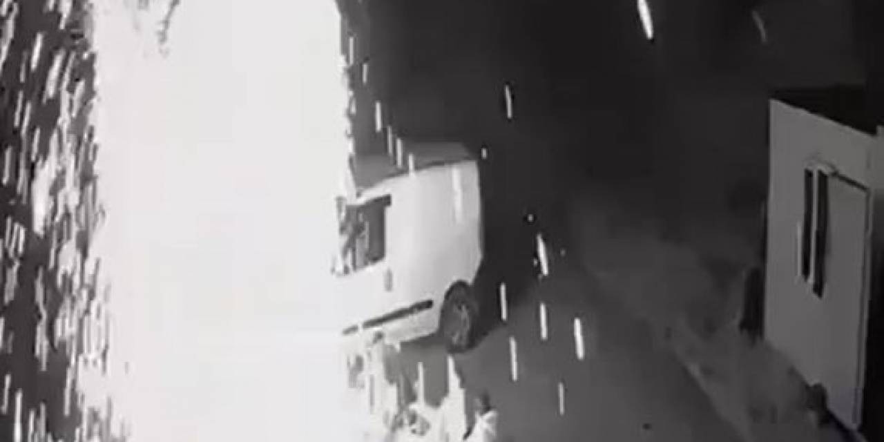 Yaktıkları Mangal Ateşi Patladı, O Anlar Kameraya Yansıdı