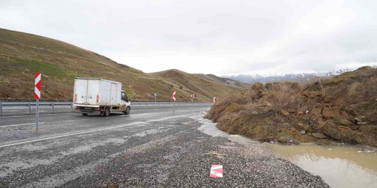 Muş’ta Heyelan Meydana Gelen Alanda İnceleme Başlatıldı