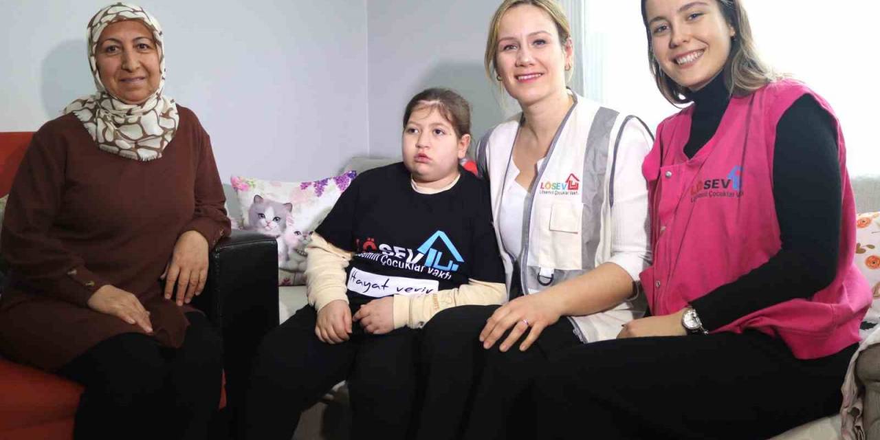 Kanser Değil, Minik Tuana Kazandı