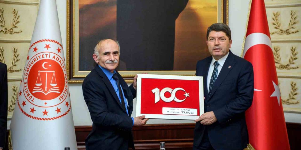 Gazetecilerden Adalet Bakanı Tunç’a Ziyaret