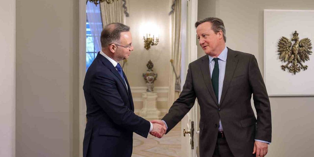 Polonya Cumhurbaşkanı Duda, İngiltere Dışişleri Bakanı Cameron’la Görüştü
