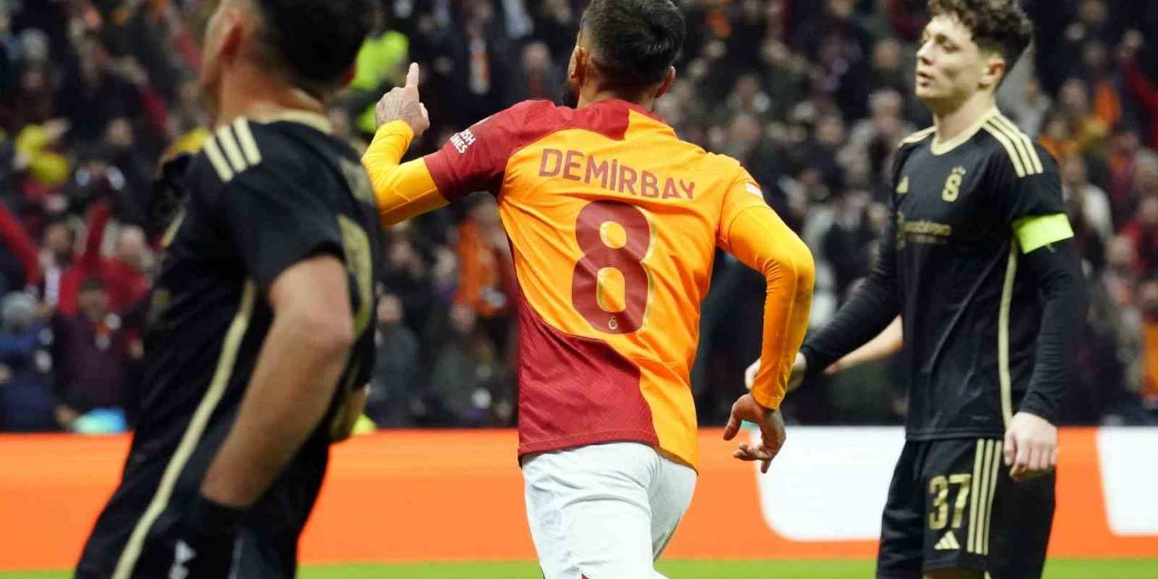 Uefa Avrupa Ligi: Galatasaray: 1 - Sparta Prag: 0 (İlk Yarı)