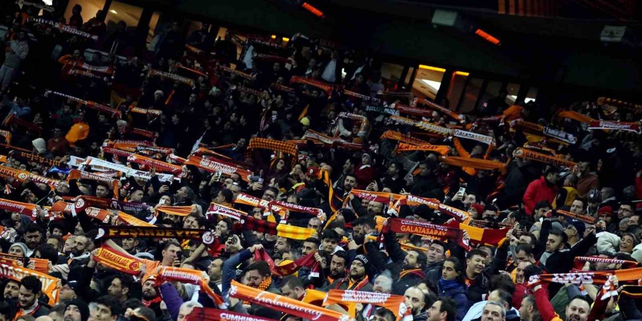 Galatasaray - Sparta Prag Maçını 46 Bin 802 Seyirci İzledi