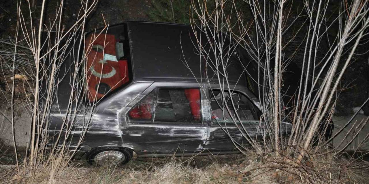 Kontrolden Çıkan Otomobil Su Kanalına Uçtu: 1 Yaralı