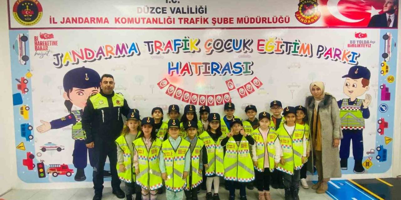 Geleceğin Sürücüleri Kuralları Öğrendi