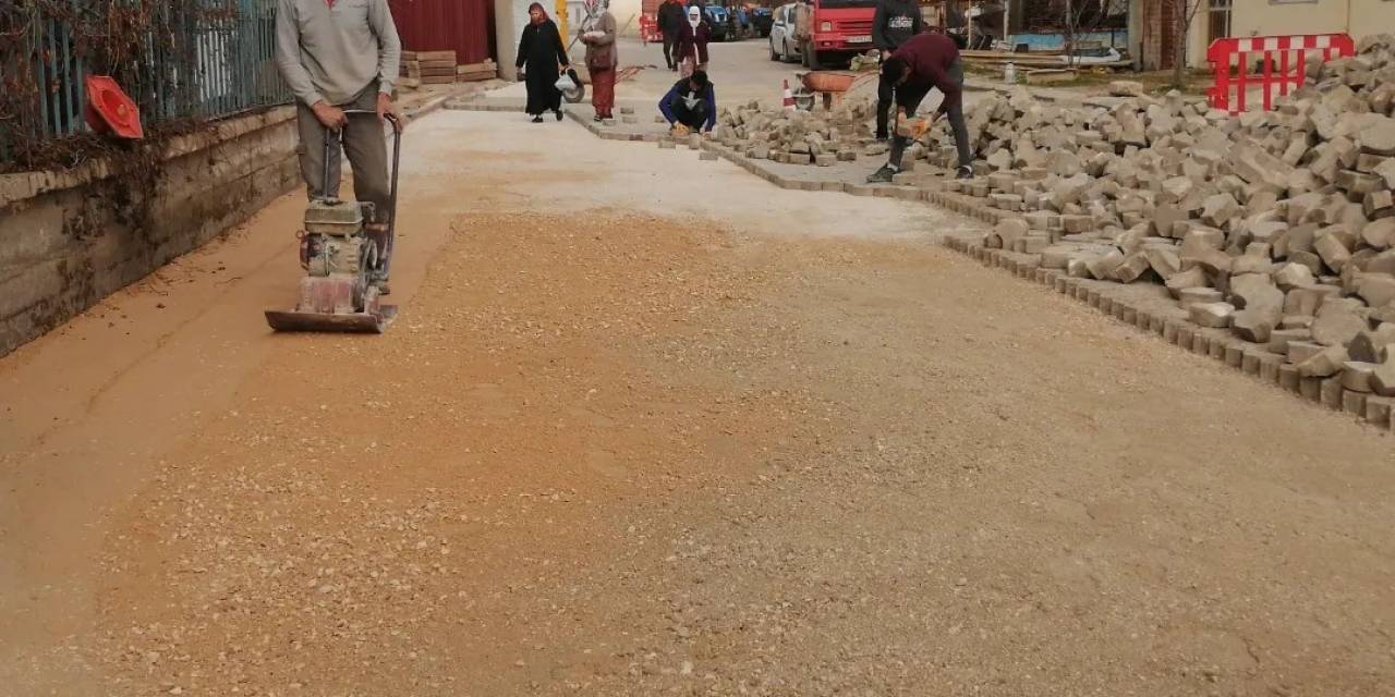 Mahalle Ve Sokaklar Yenileniyor