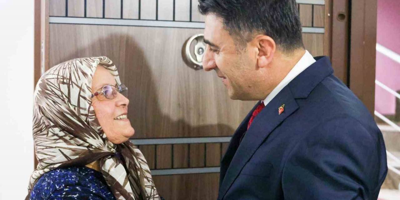 Şehit Ailesinin Yanında Oldu