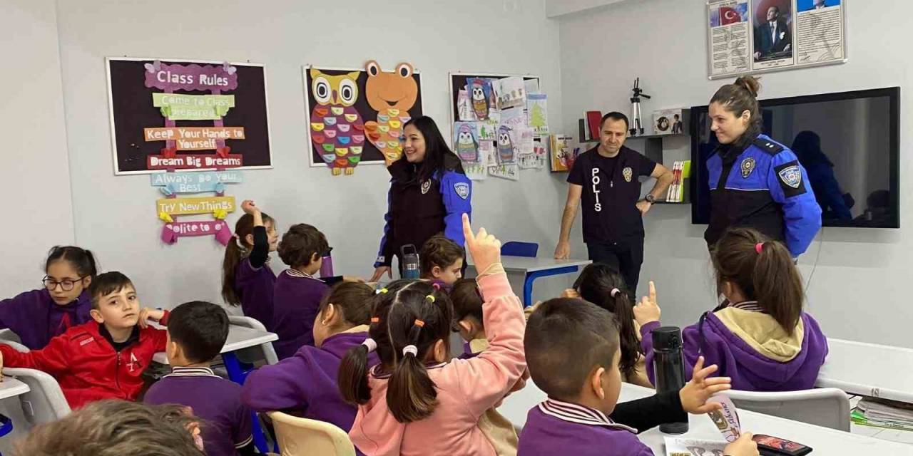 Miniklerin Kalplerine Dokunmaya Devam Ediyorlar