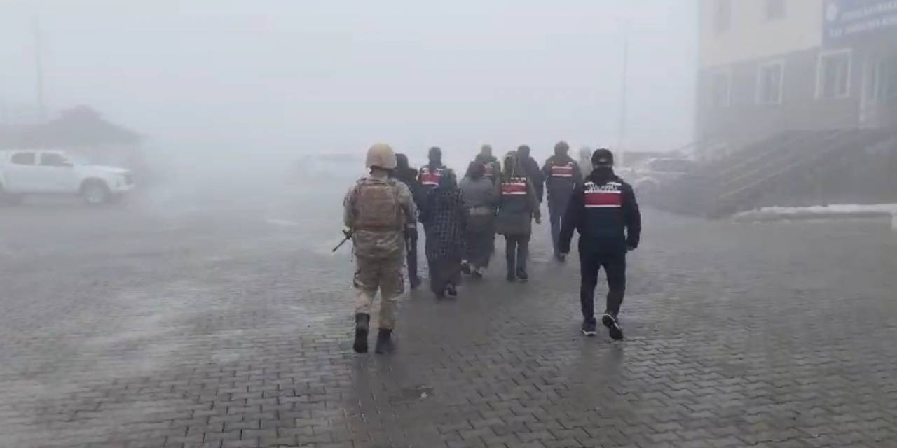 Digor’da Pkk/kck Propagandası Yapan 5 Kişi Yakalandı