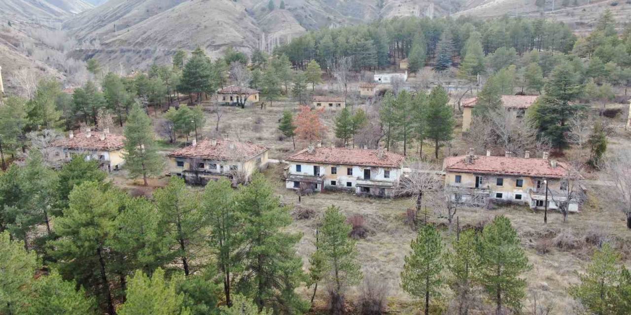 Geçmişin Küçük Paris’i, Terk Edilen Çernobil’i Andırıyor