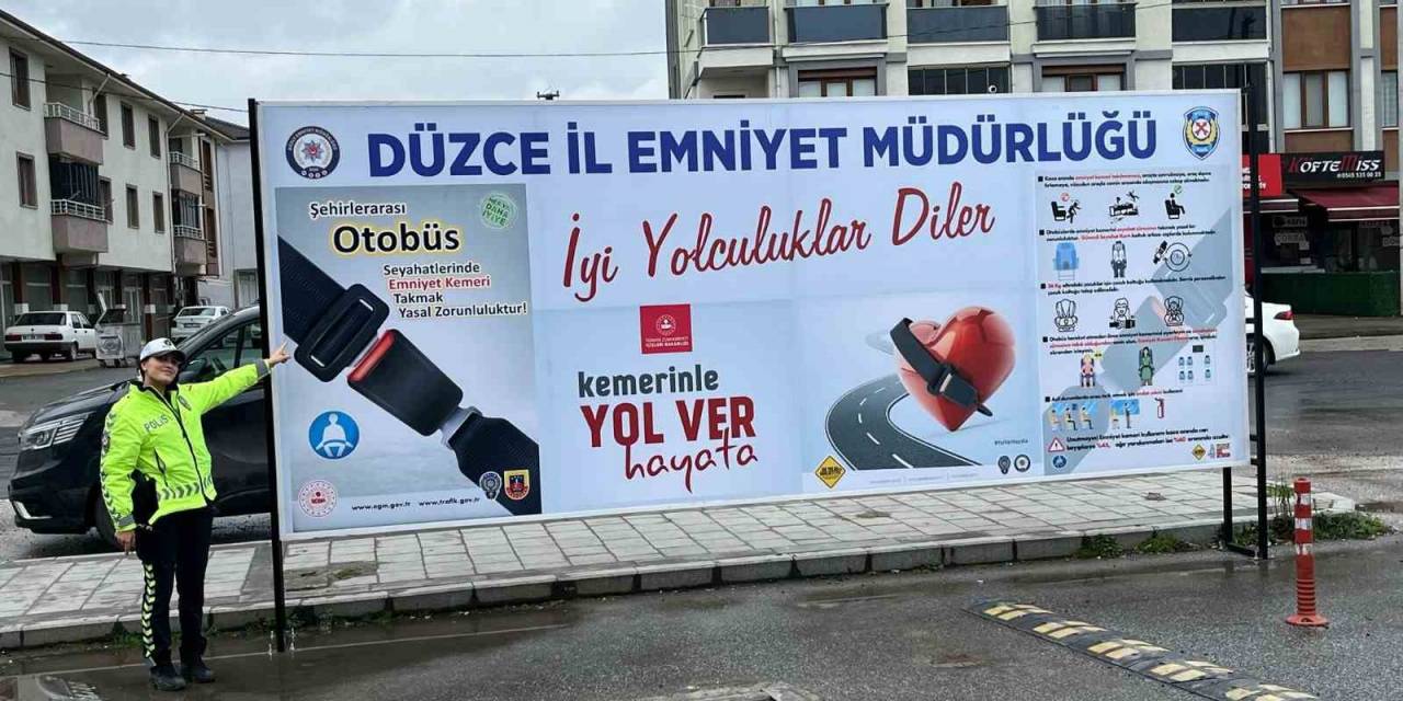 Polis Otobüslerde Emniyet Kemeri Takılması Konusunda Kararlı