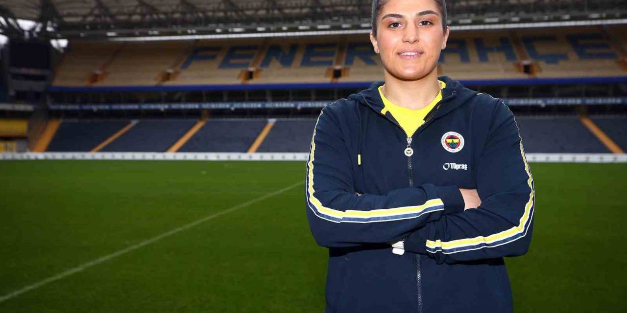 Olimpiyat Şampiyonu Busenaz Sürmeneli, Fenerbahçe’de