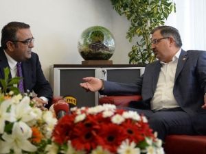 Ak Parti-chp Bayramlaşmasında "Haydi Bismillah" Polemiği