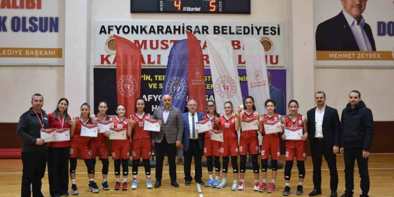 300 Sporcunun Katıldığı Basketbol Yıldızlar Grup Müsabakaları Tamamlandı