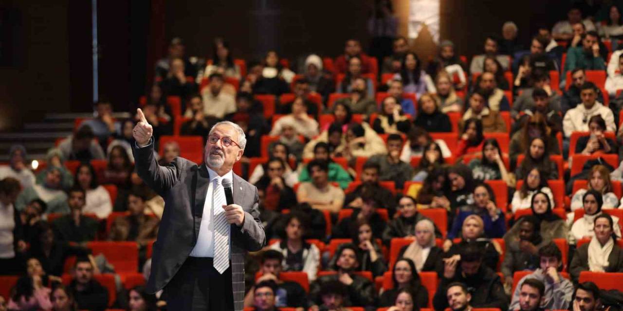 Prof. Dr. Naci Görür Deprem Bölgesi Zirvesi’nde