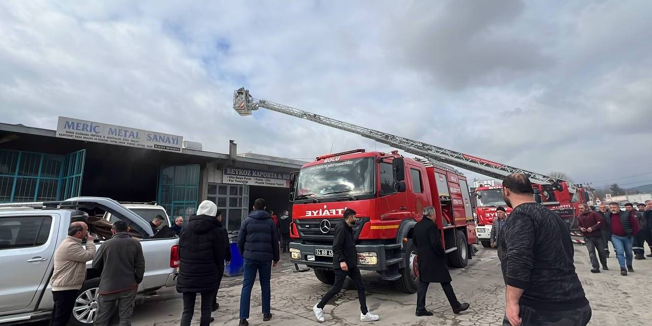 Oto Boya Ve Kaporta Dükkanında Yangın