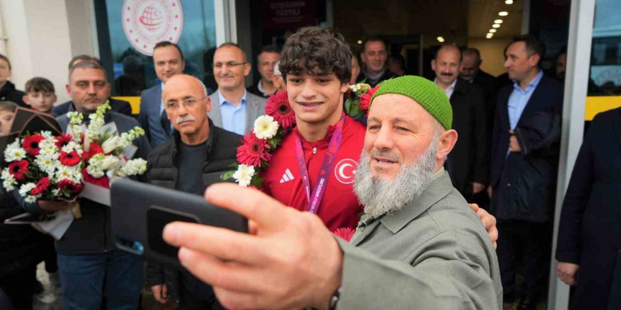 Avrupa Şampiyonu Alperen Berber Memleketi Samsun’da Coşkuyla Karşılandı