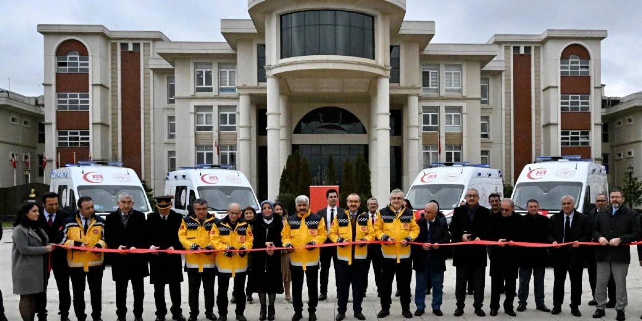 Kocaeli’de Hizmete Giren 4 Yeni Ambulansla Sayı 90’a Ulaştı