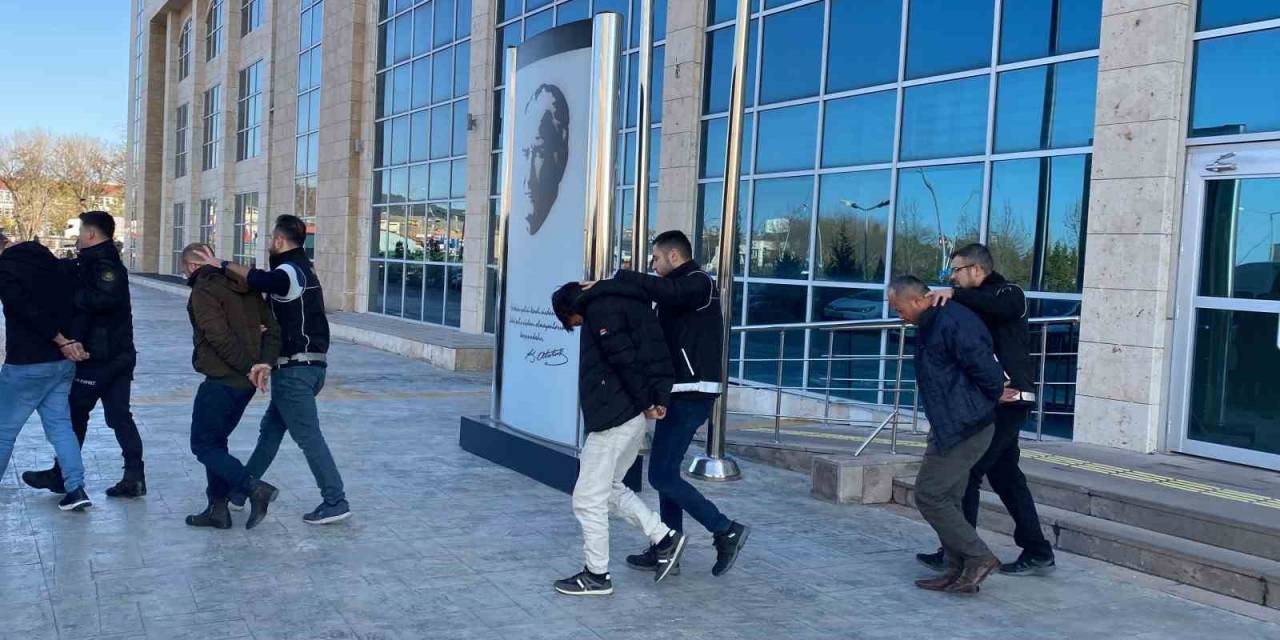 Uşak’taki Uyuşturucu Operasyonunda 12 Kişi Tutuklandı