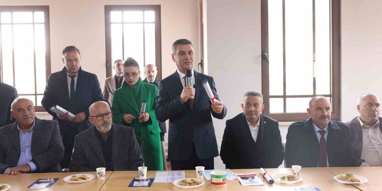 Gölbaşı Belediye Başkanı Şimşek Vatandaşlara Tapularını Dağıttı