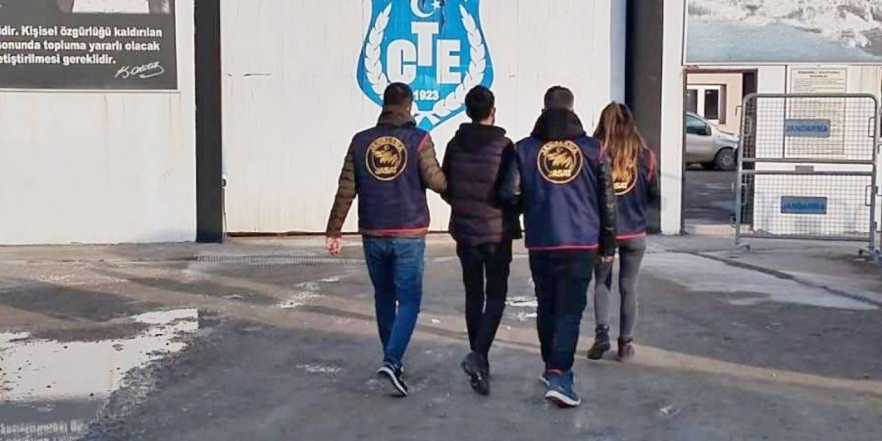 Ağrı’da Hırsızlık Suçundan Aranan Firari Yakalandı