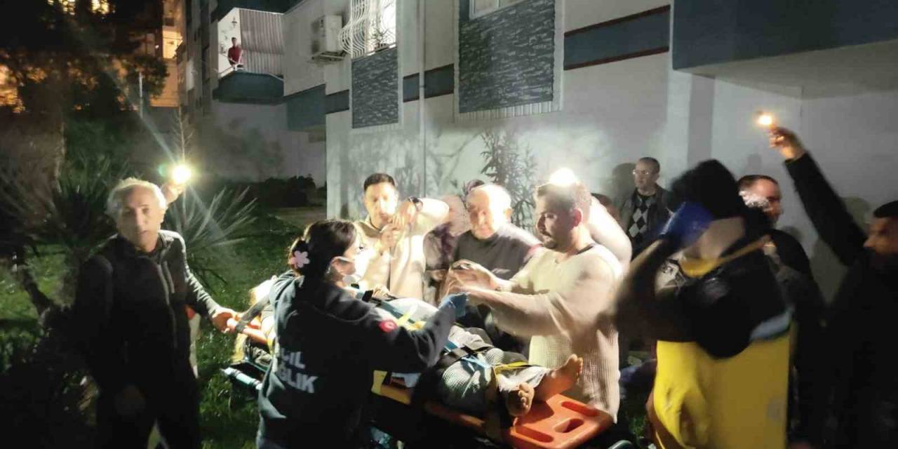 Meyve Almak İçin Çıktığı Balkondan Düştü