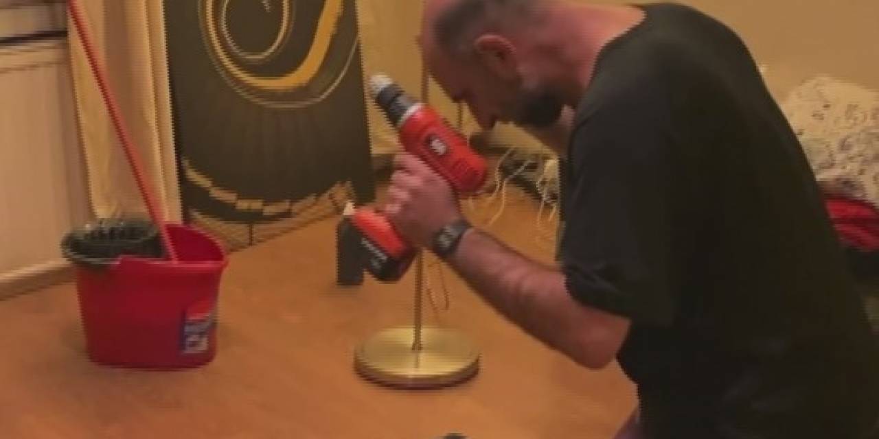 Namaz İle Dalga Geçip Sosyal Medyada Paylaştı