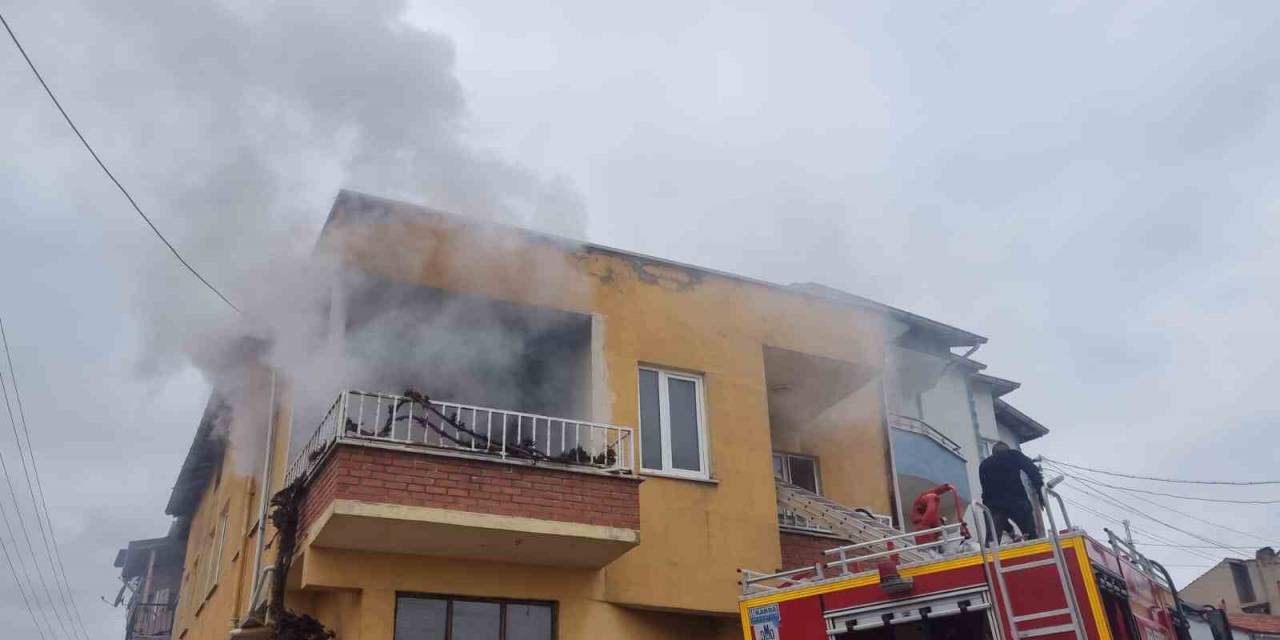 Domaniç’te Ev Yangını Korkuttu