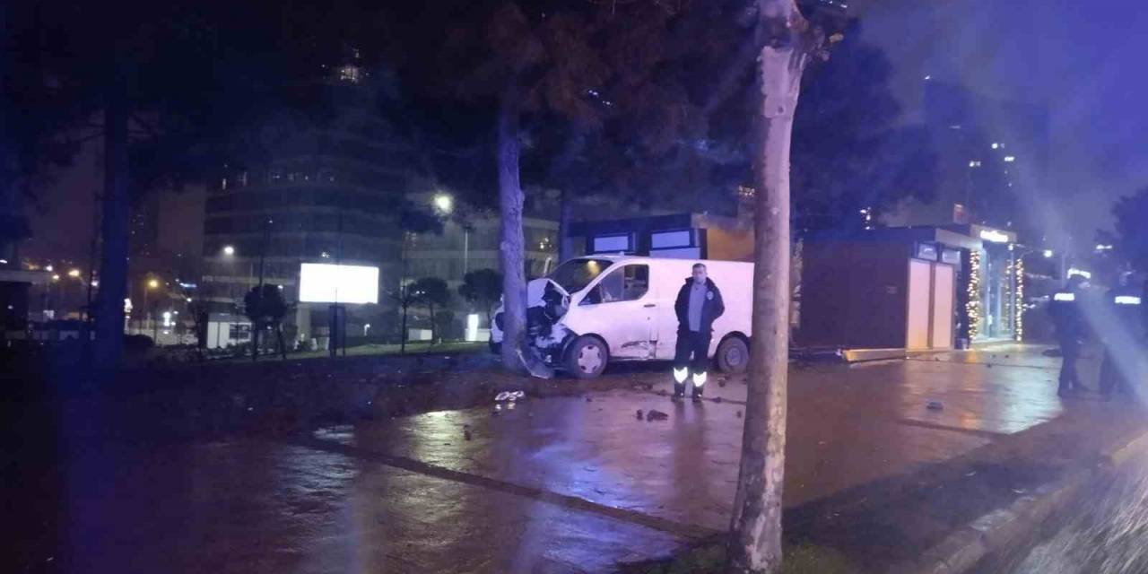 Ataşehir’de Trafik Kazası: 1’i Ağır, 2 Yaralı